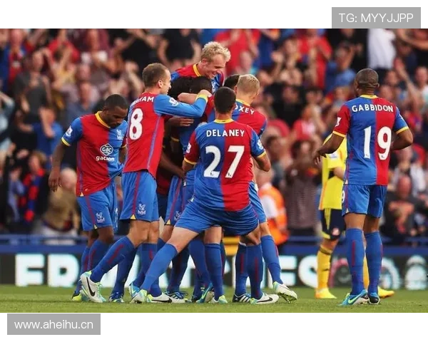 水晶宫在足总杯中的表现强劲，成功逆转晋级下一轮赛事