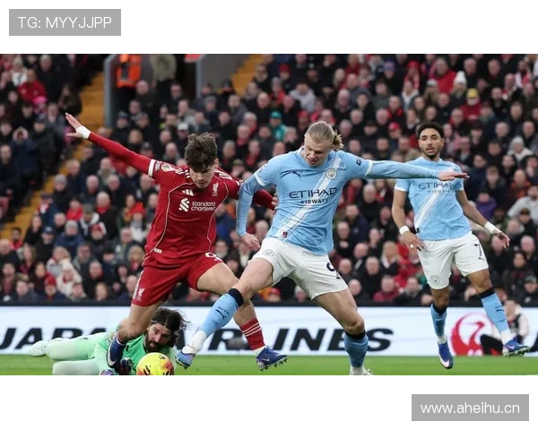 曼联战术体系缺乏稳定性，对球队表现造成影响，赛季走势面临考验