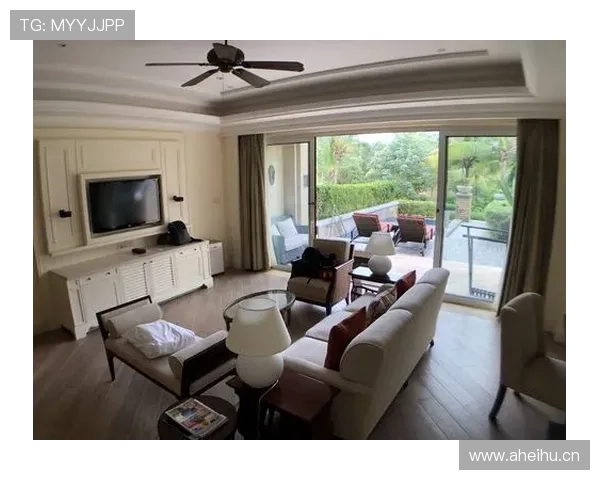 瑞安·洛赫特家里泳池比我家客厅还大，他居然说这是“随便游游”？