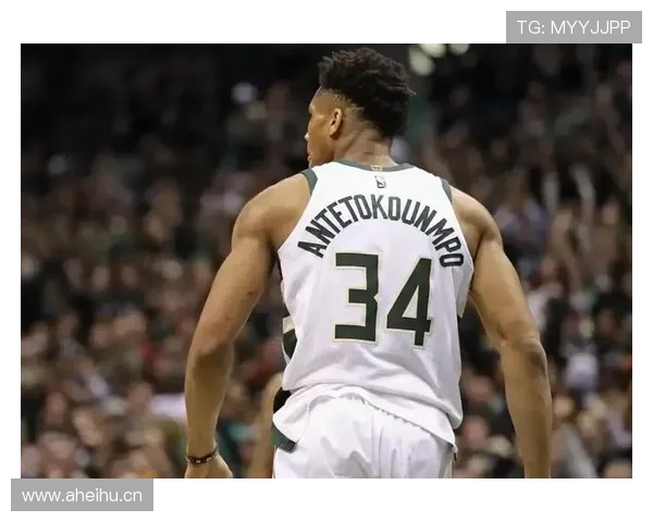 米德尔顿挡拆为字母哥拉开空间提升三分威胁